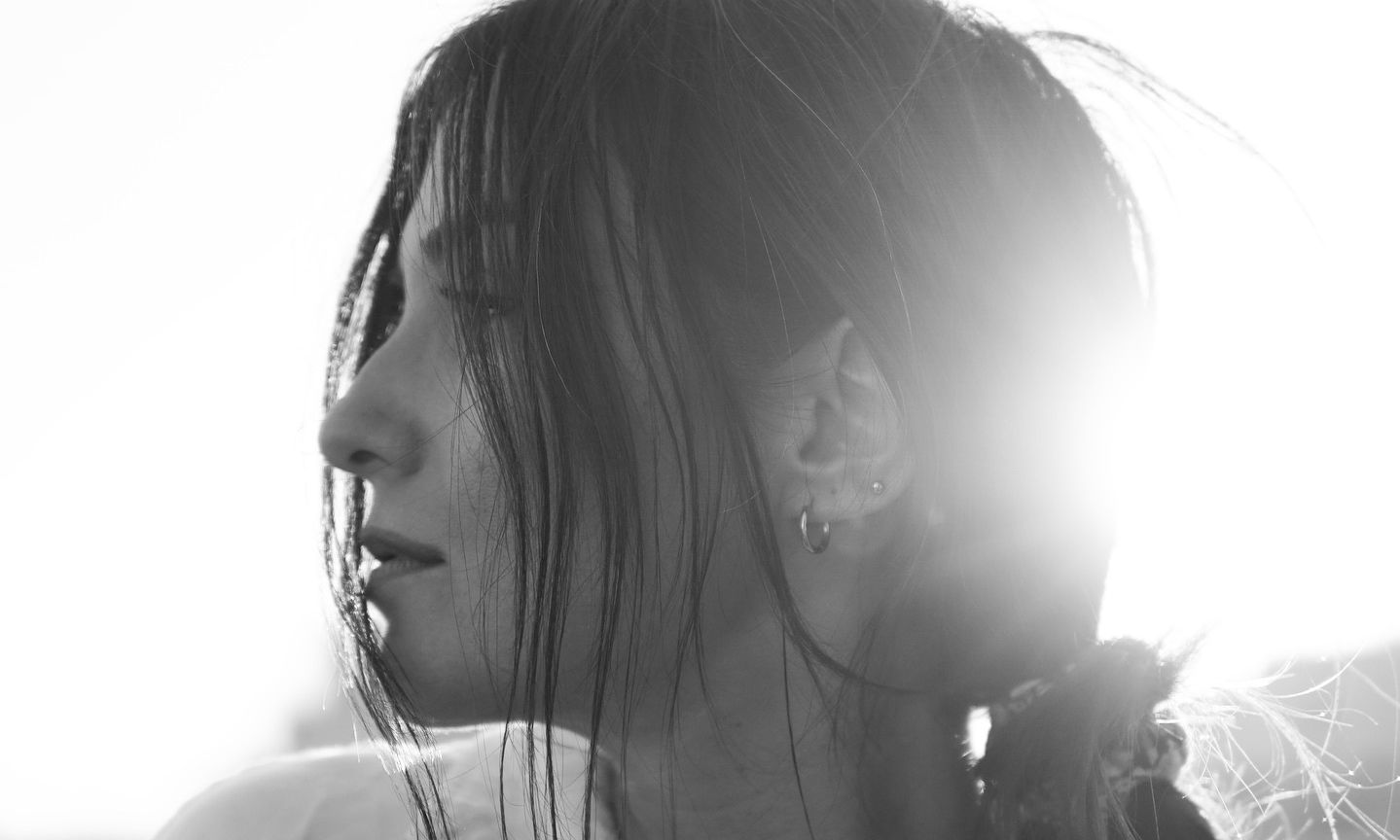 Μάγδα Βαρούχα και Pink Noisy έδωσαν νέα πνοή στο διαχρονικό τραγούδι «Μεσοπέλαγα αρμενίζω»