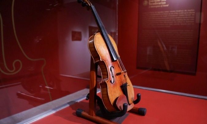 Βιολί με ιστορία από τα γυρίσματα του «Τιτανικού» βρήκε νέο ιδιοκτήτη - Το ποσό... ζαλίζει!