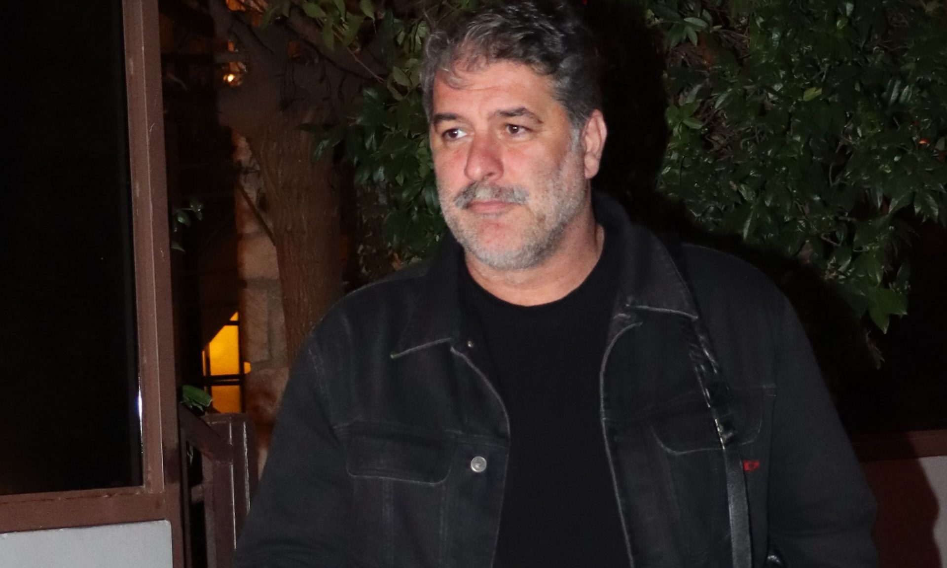 «Στη σχολή όλες ήθελαν να παίξουν ερωτική σκηνή με τον Βασίλη Μπισμπίκη»