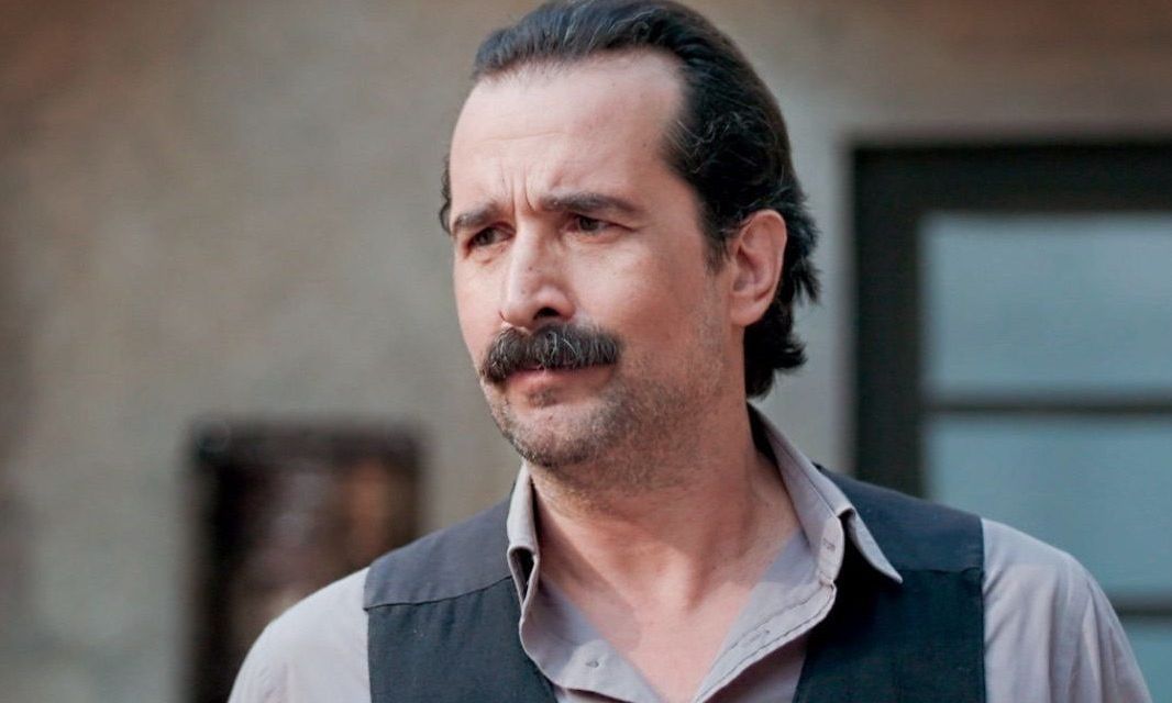 Grand Hotel: Ο Χαραλάμπης χαροπαλεύει! Ο Ιάκωβος και η Εριέττα συλλαμβάνονται