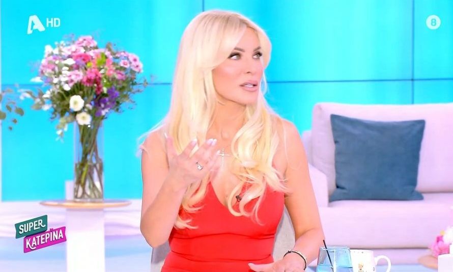 Καινούργιου: Η εμφάνιση με το μονόπετρο και η αποκάλυψη: «Ήμουν με γαστρεντερίτιδα στο Παρίσι»