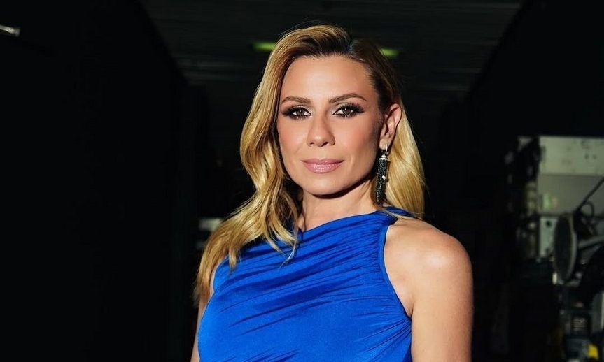 Κατερίνα Καραβάτου: Καμάρωσε τον γιο της, Αρίωνα στη σχολική γιορτή της 28ης Οκτωβρίου