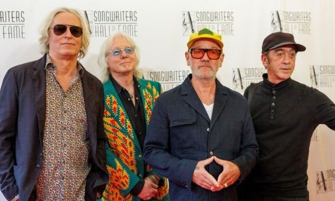 Οι R.E.M. επιστρέφουν και επανακυκλοφορούν το πρώτο τους τραγούδι