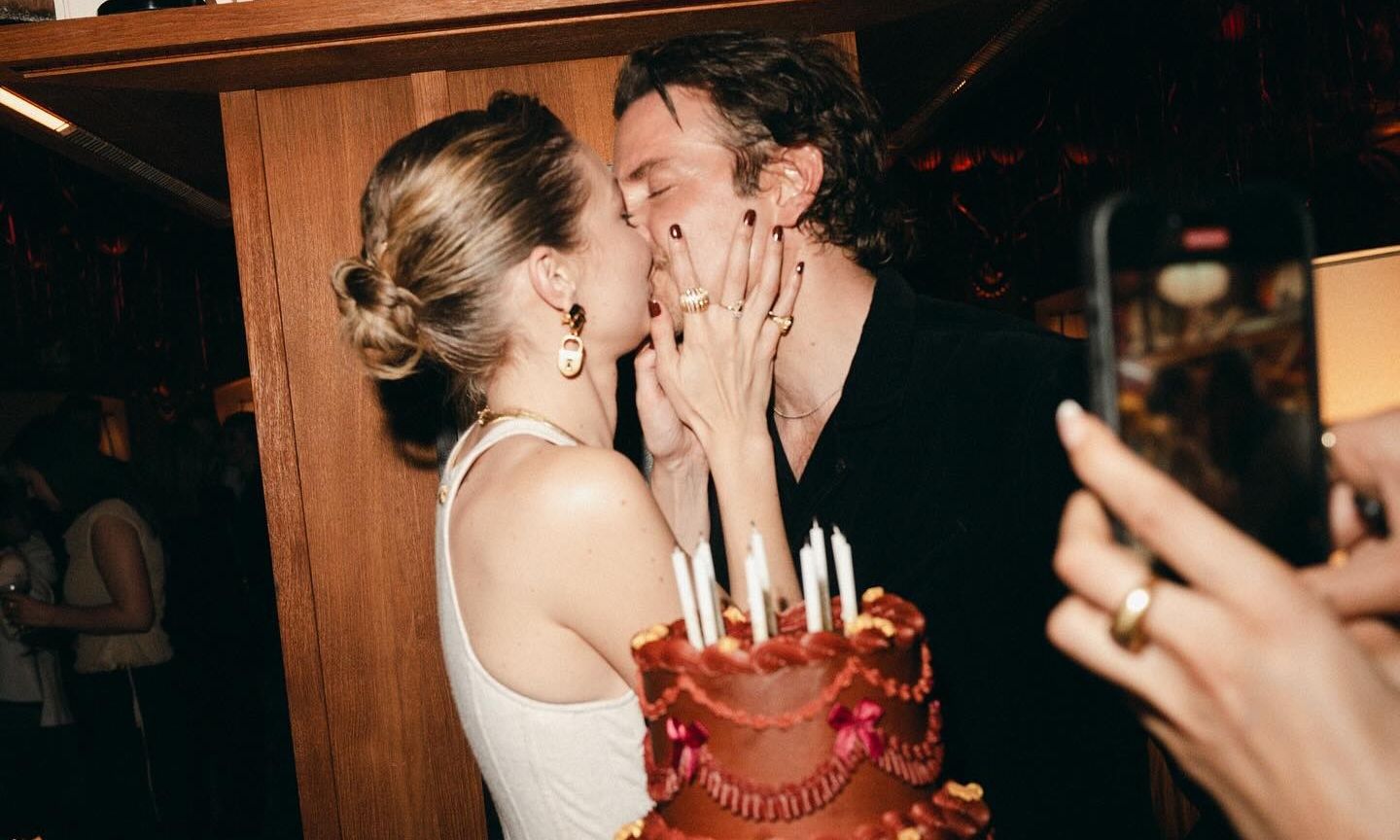 Μπράντλεϊ Κούπερ-Τζίτζι Χαντίντ: Επιβεβαίωσαν τον έρωτά τους με ένα καυτό φιλί!