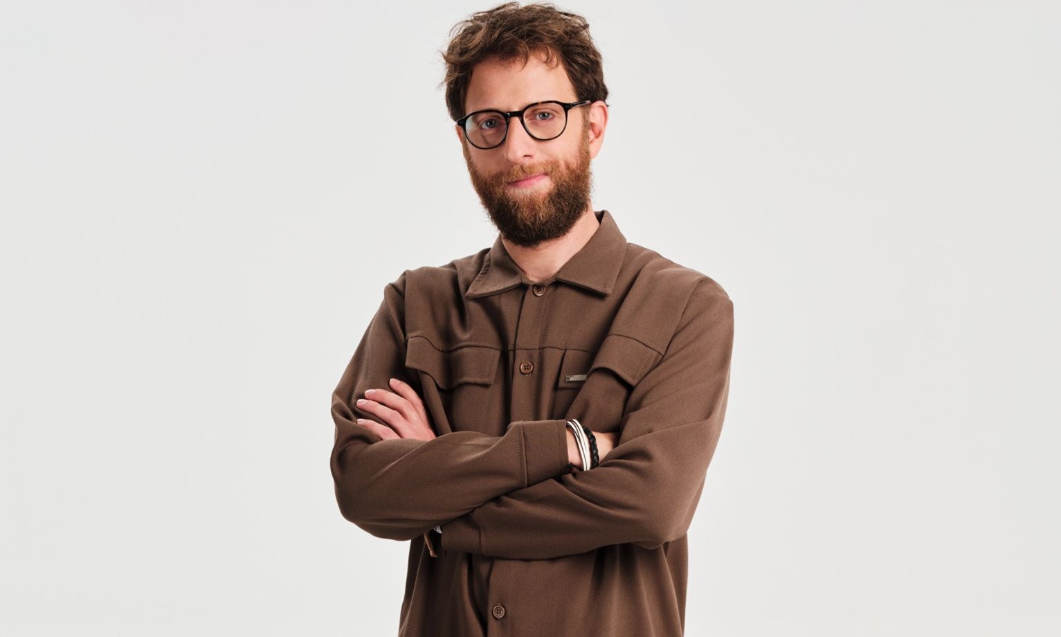 Νικόλας Παπαδομιχελάκης: Η ηλικία, η καταγωγή και η απρόσμενη συνεργασία με την Άννα Βίσση!