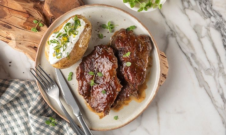 Χοιρινά μπριζολάκια BBQ στον φούρνο από τον Άκη Πετρετζίκη