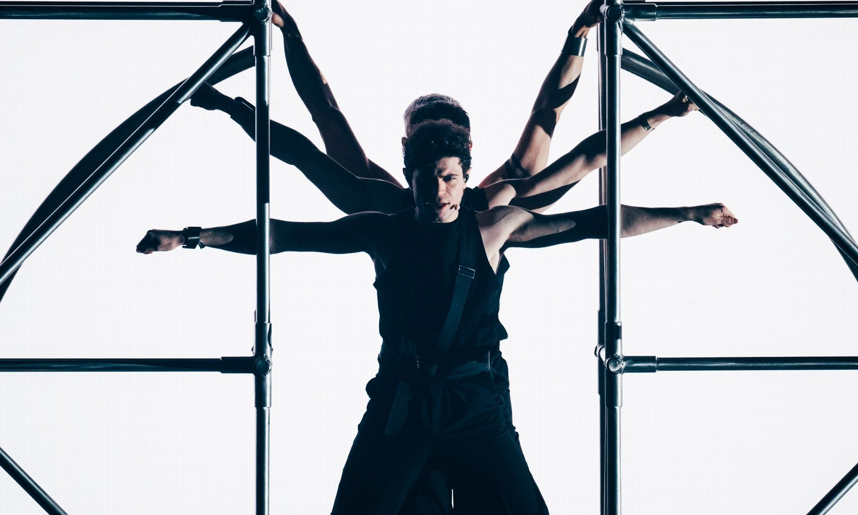 Eurovision 2025–Κύπρος: Εντυπωσίασε ο Theo Evan «ζωντανεύοντας» τον Άνθρωπο του Βιτρούβιου στη σκηνή