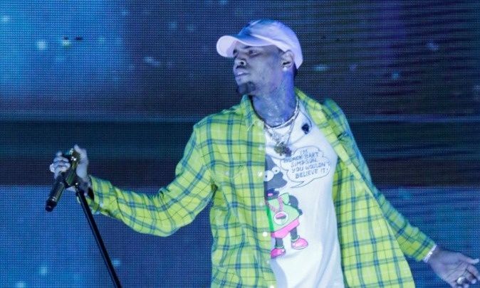 Κρις Μπράουν: Συνελήφθη ως ύποπτος για σοβαρή σωματική βλάβη