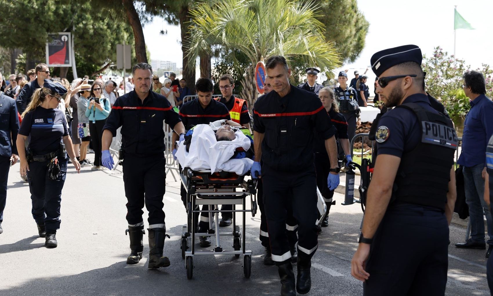 Φεστιβάλ Καννών 2025: Ένας άνδρας "τραυματίστηκε σοβαρά" στην Κρουαζέτ από την πτώση ενός φοίνικα