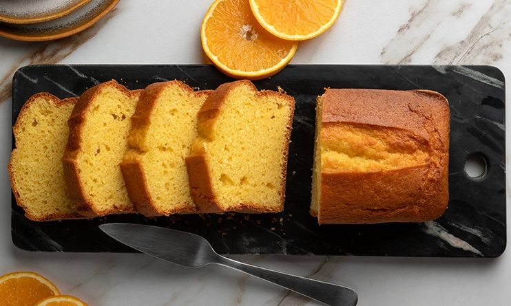 Κέικ με ολόκληρο πορτοκάλι από τον Άκη Πετρετζίκη