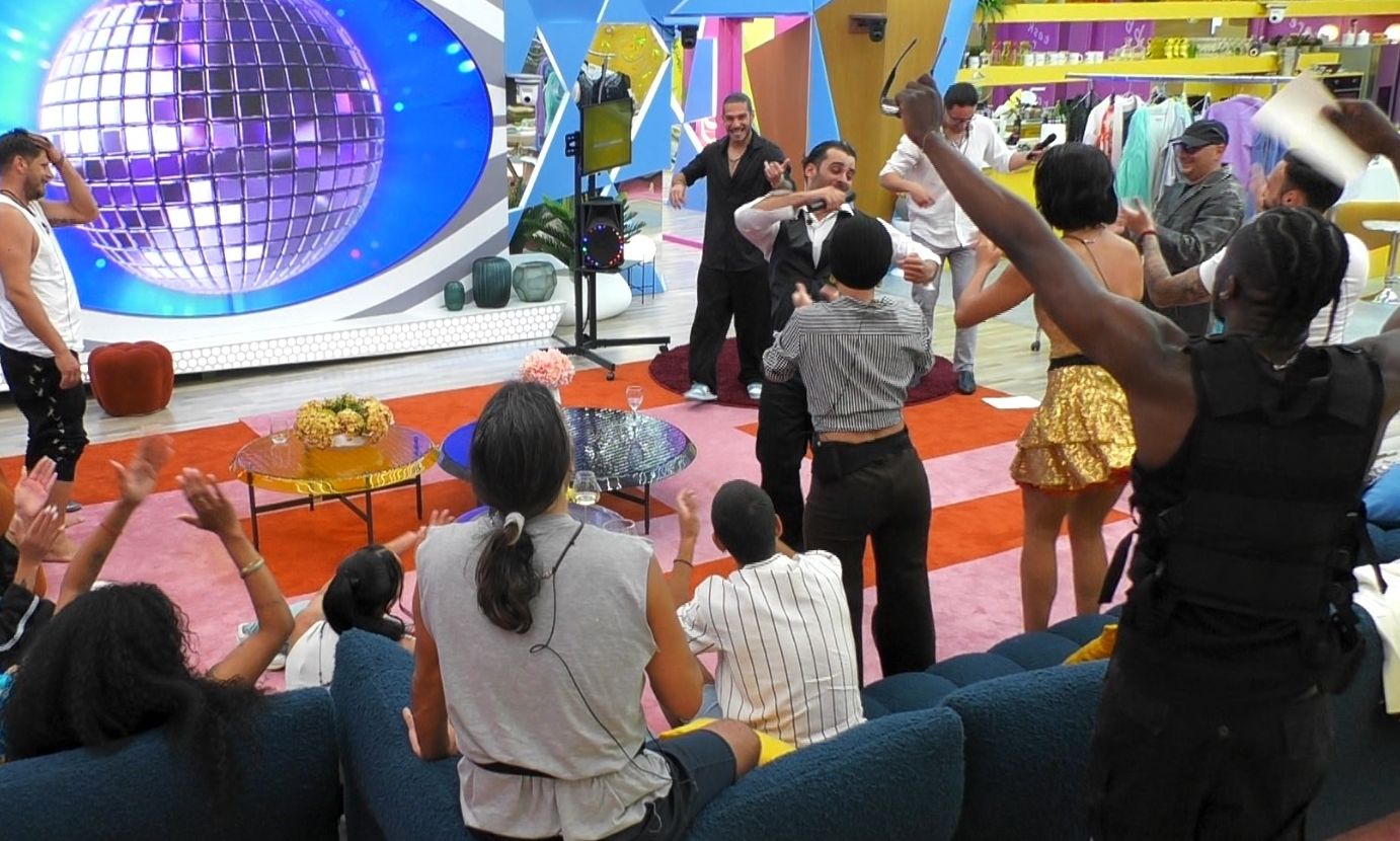 Big Brother: Αιφνιδιαστική οικειοθελής αποχώρηση από το σπίτι λίγο πριν το Live! Τι συνέβη;