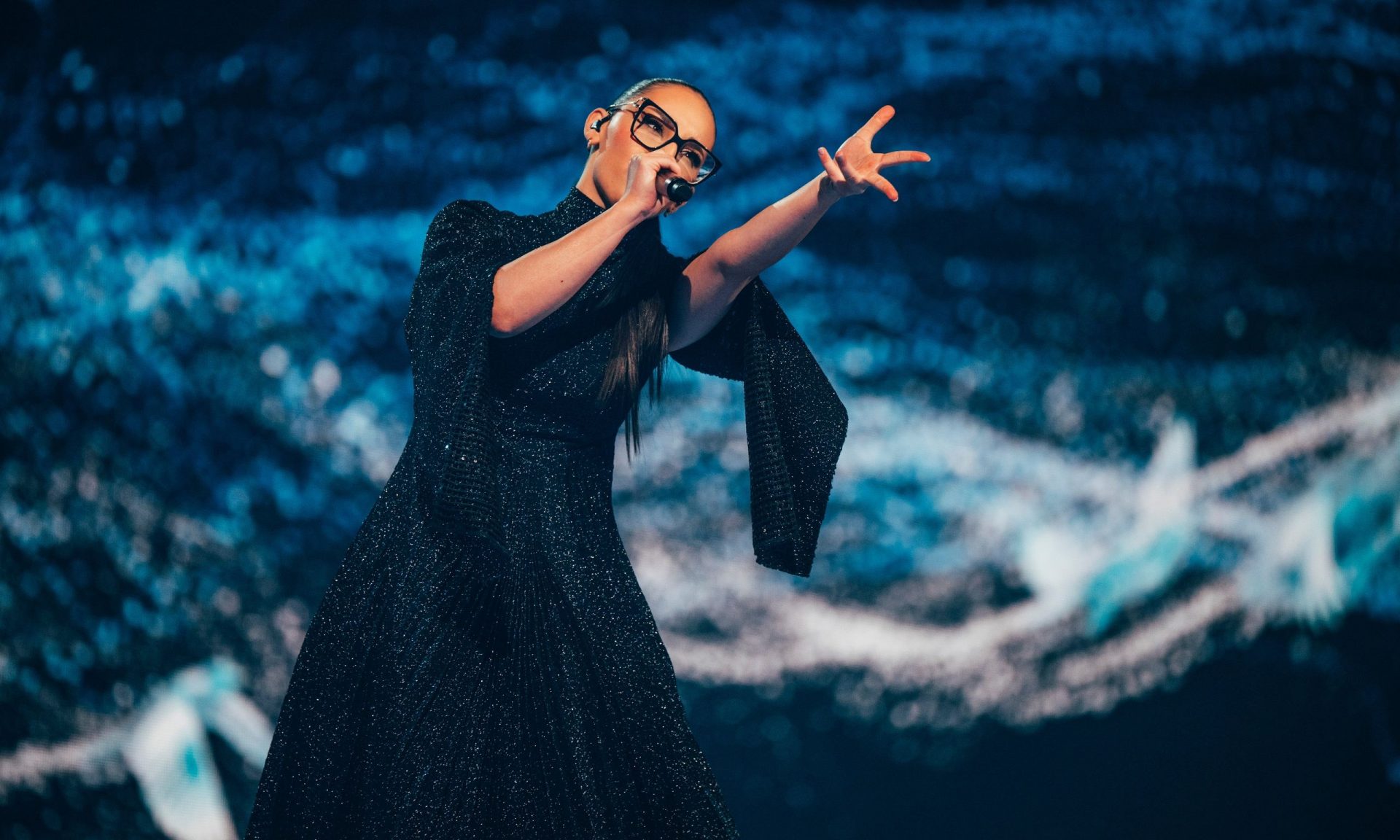 Eurovision 2025: Η ανατριχιαστική ερμηνεία της Klavdia & η απόλυτη αποθέωση στην αρένα