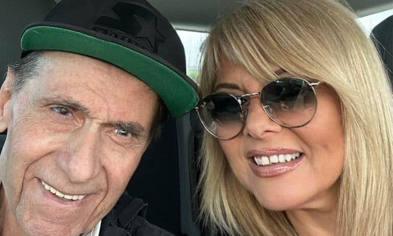 Γιούλη Καρουσάκη: Η ζωή δίπλα στον Κώστα Καρουσάκη, τα παιδιά τους & το «μακελειό» με τον Κοεμτζή