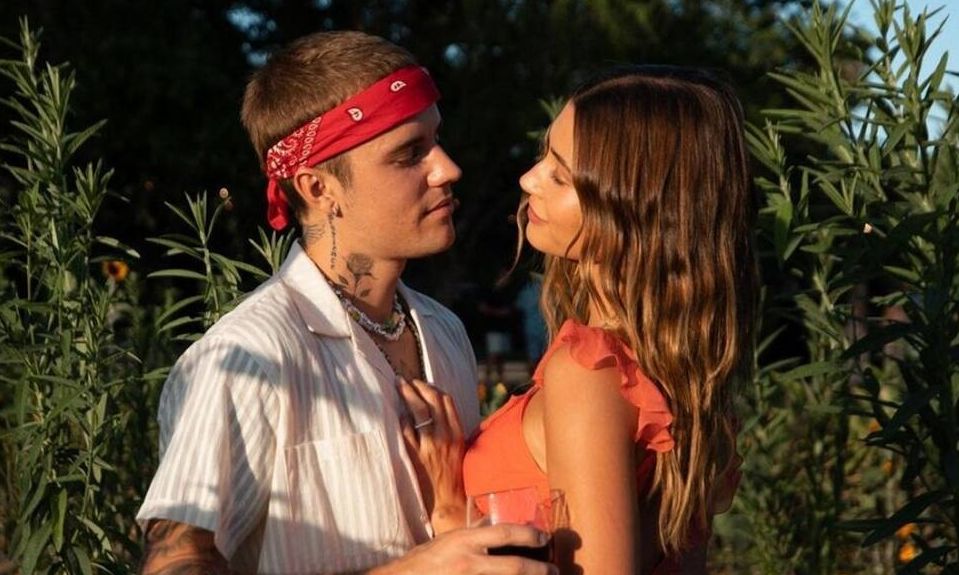 Ο Τζάστιν Μπίμπερ στο επίκεντρο για αμφιλεγόμενη συγγνώμη προς τη Χέιλι Μπίμπερ