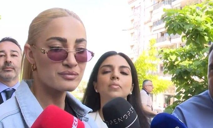 Ιωάννα Τούνη: Λύγισε έξω από το δικαστήριο: «Διεστραμμένοι και ανώμαλοι… Είναι έξω και γελάνε»