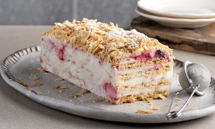 Λαχταριστό μιλφέιγ με παγωτό από τον Άκη Πετρετζίκη