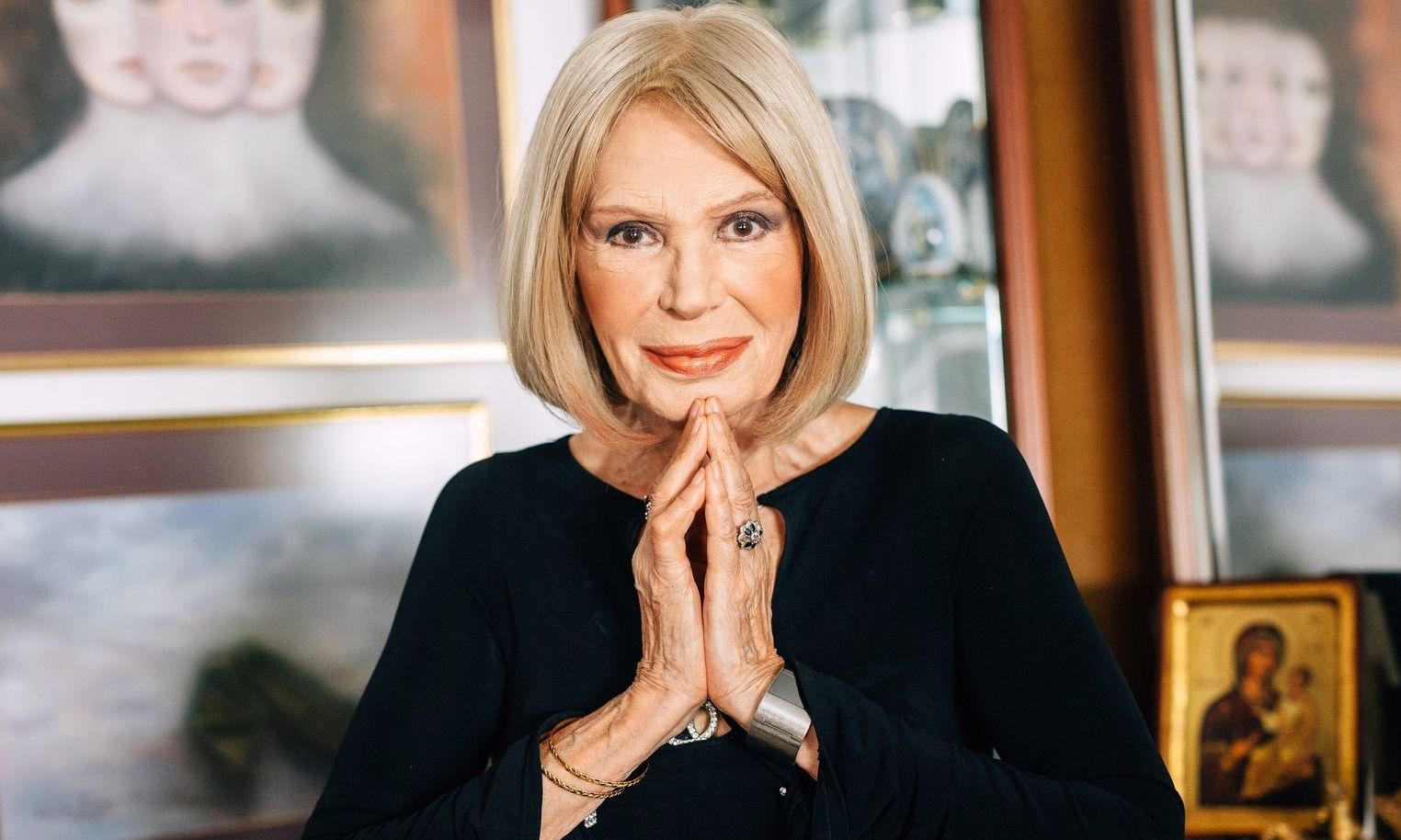 Ρίκα Διαλυνά: Όταν πήγε να γίνει άγαλμα από χρυσό & διαμάντια στο Λονδίνο - Η άγνωστη ιστορία!