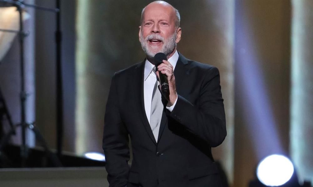 Μπρους Γουίλις: Η σπάνια δημόσια εμφάνιση του ηθοποιού μετά τη διάγνωση με μετωποκροταφική άνοια