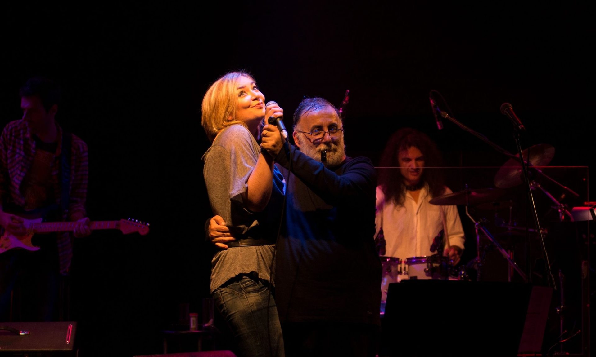 Συναυλία - Αφιέρωμα στον Θάνο Μικρούτσικο με τη Ρίτα Αντωνοπούλου και τους Ρεβάνους