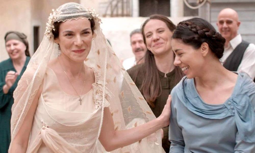 Grand Hotel: Ματωμένος ο γάμος της Θεώνης! Πυροβολείται πισώπλατα από τον Ιάκωβο και…