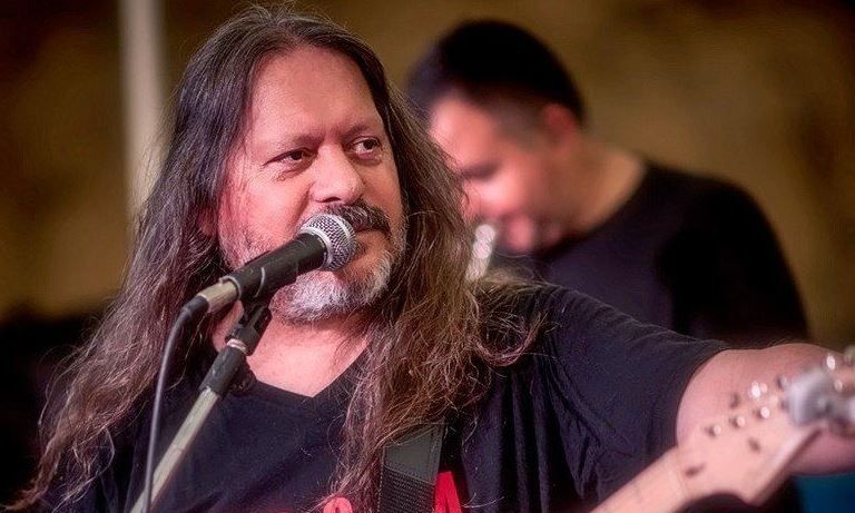 Ο Αντώνης Μιτζέλος στη σκηνή του Μικρού Κεραμεικού για μία μοναδική μουσική βραδιά