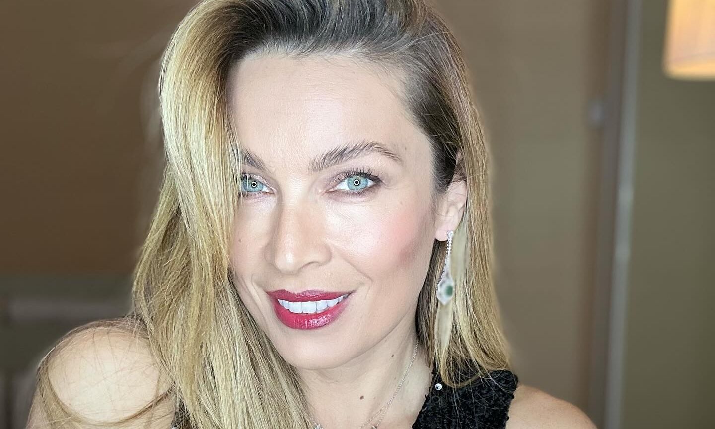 Ο Ιούνιος μπήκε η Μαριέττα Χρουσαλά μοιράζεται το «μυστικό» μπολ της για βουτιές χωρίς ενοχές