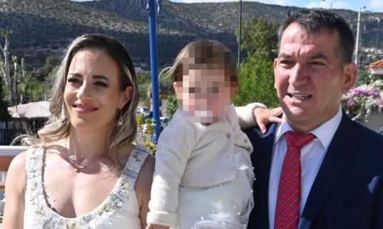 Πύρρος Δήμας: Με δάκρυα στα μάτια στη βάφτιση της κόρης του – «Ένα πολύ σημαντικό όνομα για 'μένα!»