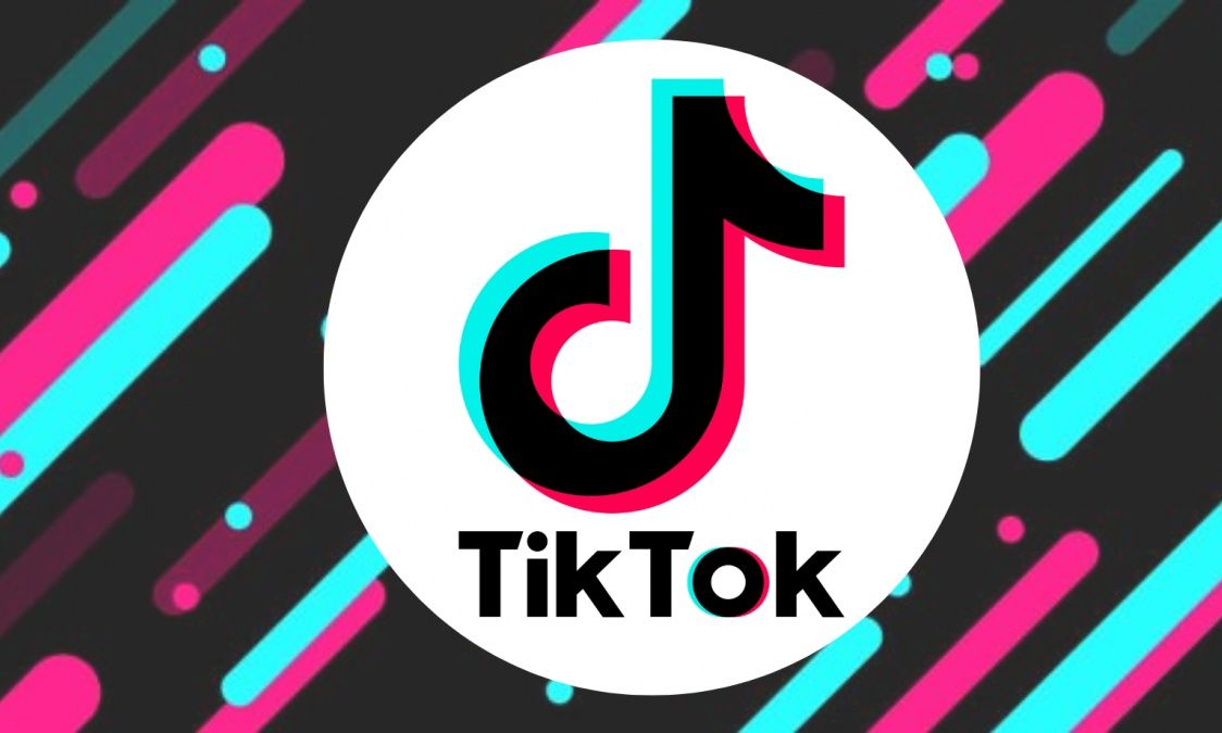 Τραγικό τέλος για TikToker - Έπαθε κρίση πανικού, έβγαλε το αλεξίπτωτο και έπεσε στο κενό