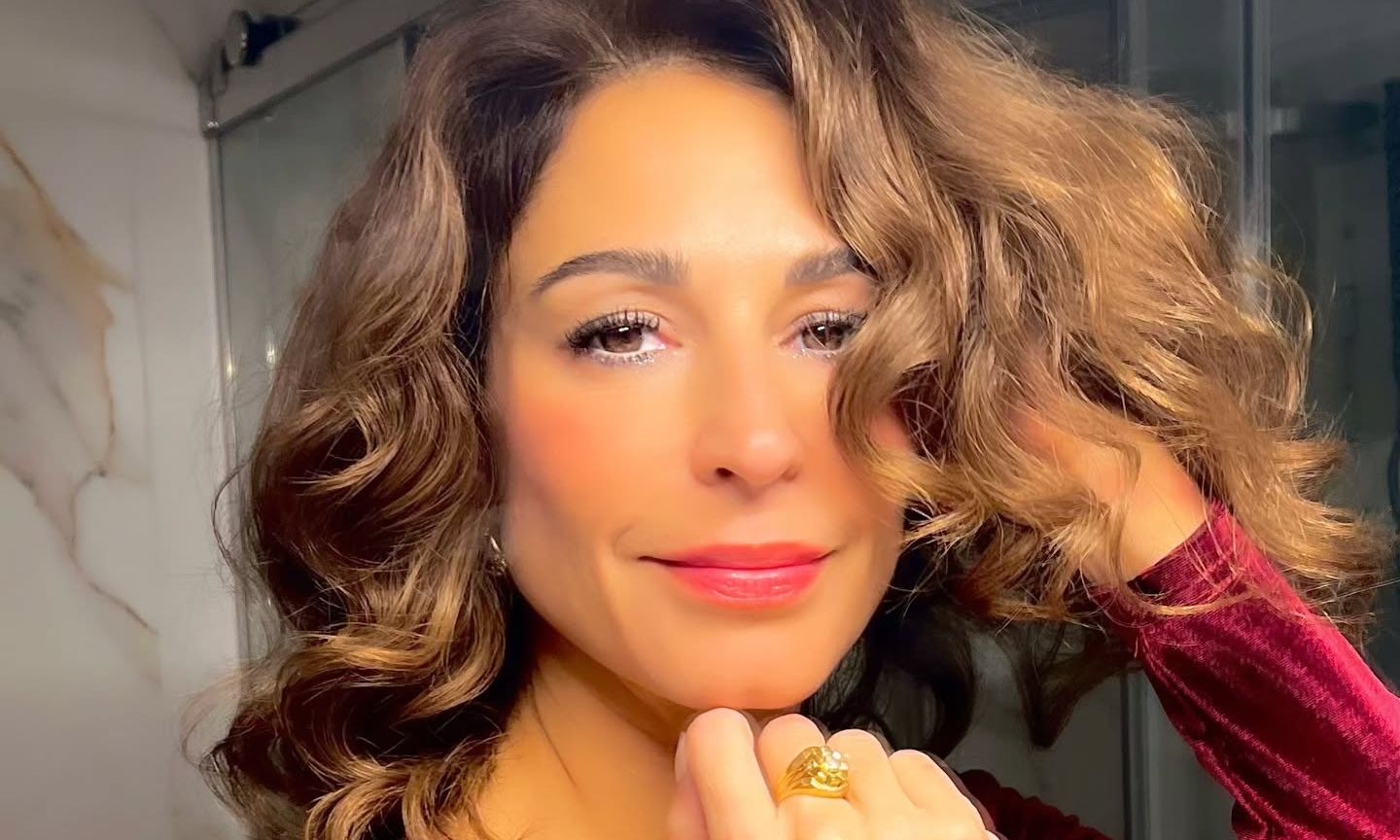 Άγιος Έρωτας: Η Χριστίνα προσφέρει στον Παύλο άλλοθι και αναλαμβάνει να εξαφανίσει η ίδια τα ίχνη