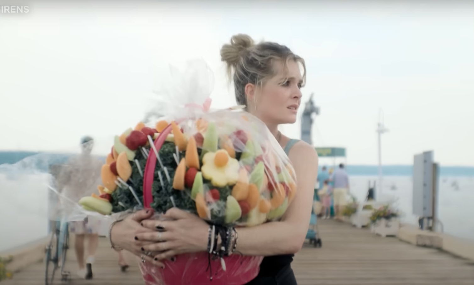 Sirens: Η «σκοτεινή» κωμωδία του Netflix που τρέλανε τους viewers – 16,7 εκατ. προβολές σε 4 μέρες!