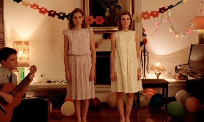 Η ταινία «Κυνόδοντας» του Γιώργου Λάνθιμου επιστρέφει σε 4K και με νέα αφίσα