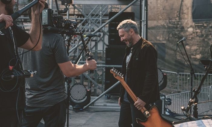 Η επανένωση της ιστορικής μπάντας του Αλκίνοου Ιωαννίδη & η εμφάνιση στο θέατρο Λυκαβηττού