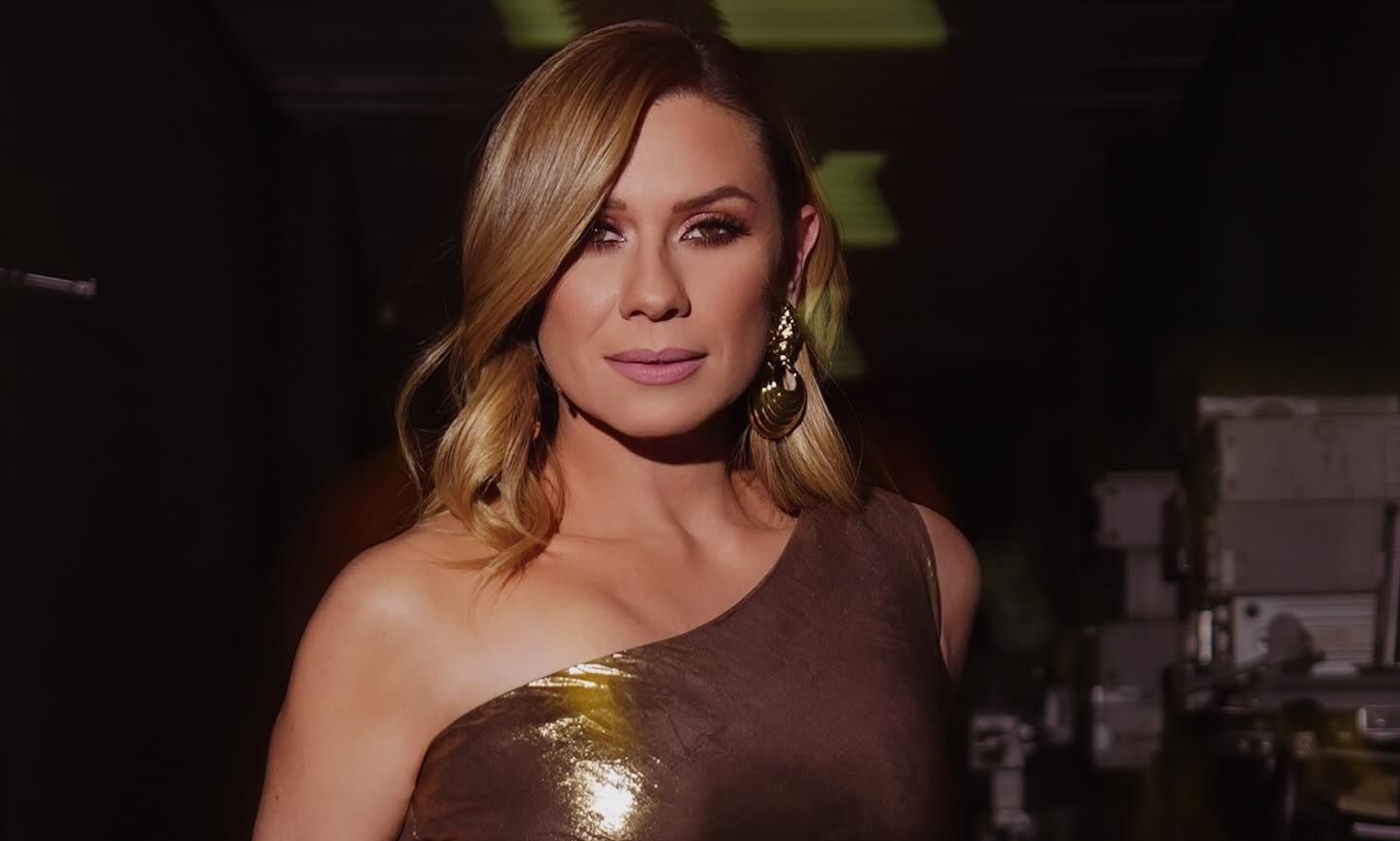 «Εύχομαι κάποια στιγμή τα κανάλια να ξυπνήσουν και να αντιμετωπίσουν την Καραβάτου όπως της αξίζει»