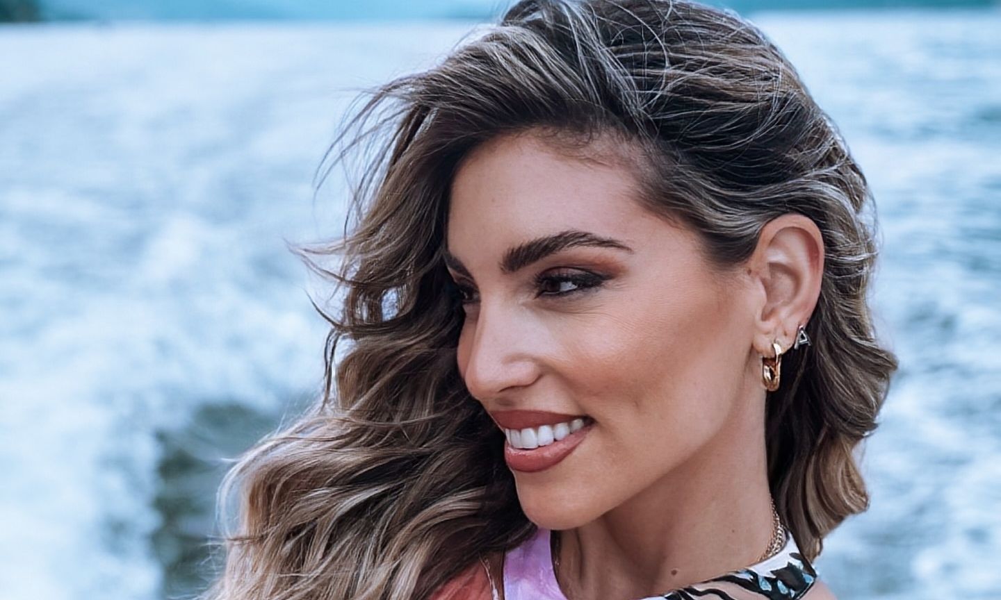 Proposal vibes: Η Οικονομάκου σε ρομαντικές στιγμές στη λίμνη Κόμο μετά το μονόπετρο του Μπρούνο