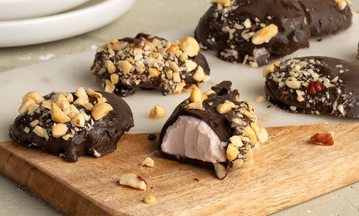 Παγωτίνια με γιαούρτι και φράουλα από τον Άκη Πετρετζίκη!