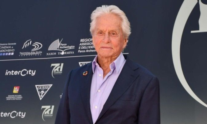 Μάικλ Ντάγκλας: «Με τον πατέρα μου κάναμε πάνω από 150 ταινίες σε 80 χρόνια»