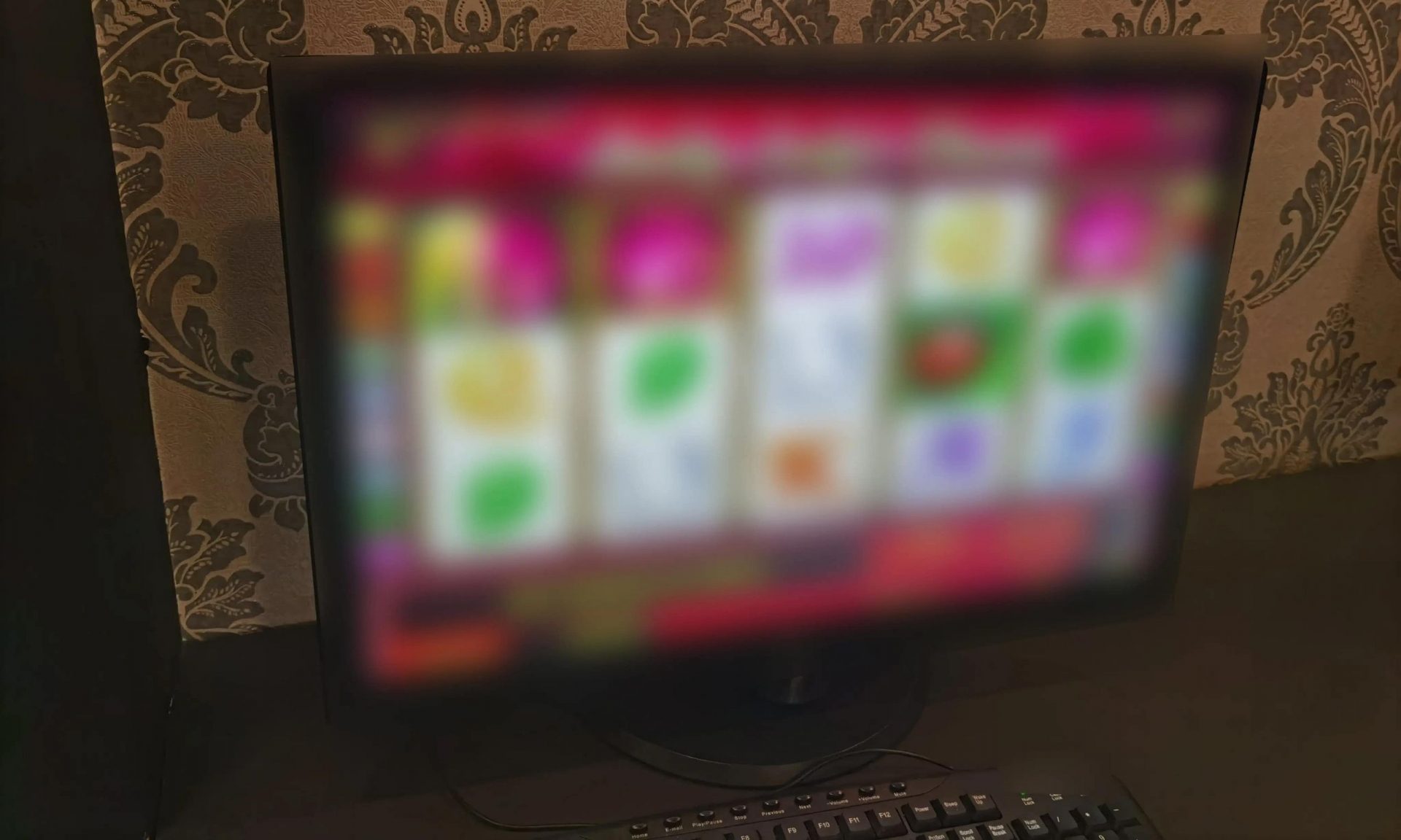 Έφοδος της ΕΛ.ΑΣ. σε κατάστημα με παράνομα «φρουτάκια» στον Πειραιά - Δύο συλλήψεις