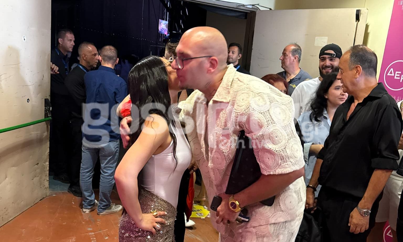 MAD VMA 2025: Το τρυφερό φιλί του OGE στην Klavdia πριν ανέβει στη σκηνή
