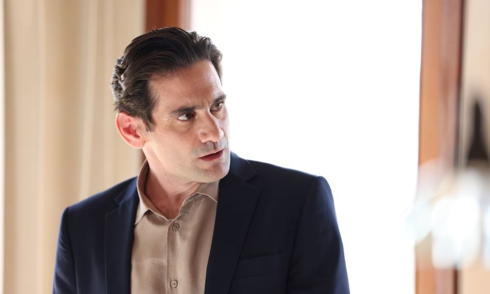 Ο τιμωρός: Ο Αλέξης μαθαίνει πως η Εβίτα είναι αδελφή του και συγκρούεται με τον Λεωνίδα