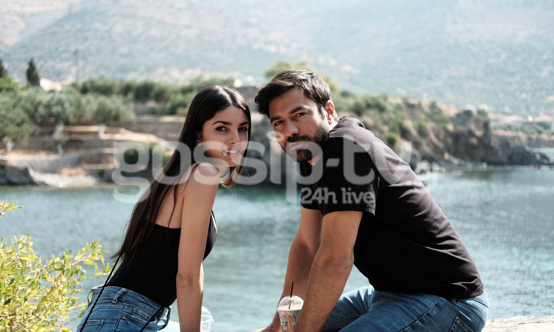 Γη της Ελιάς: Γεωργίου – Τζόλα: Αποκλειστικές backstage φωτογραφίες από γύρισμα στη Μάνη
