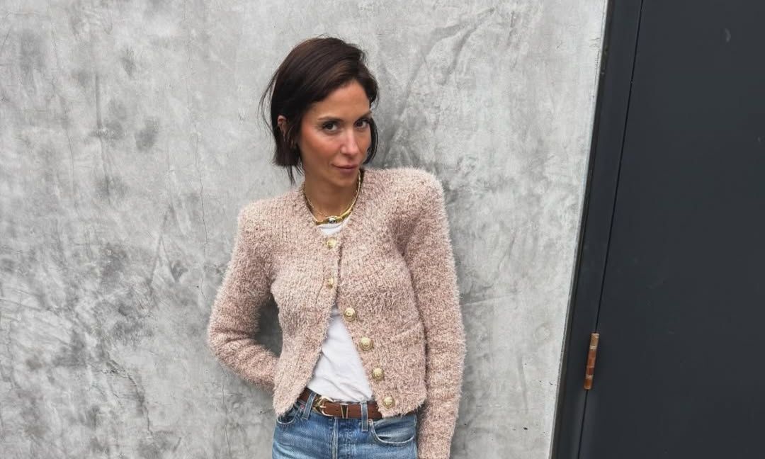 Μια ματιά στο dressing room της Σοφίας Καρβέλα – Εκεί γεννιούνται οι πιο iconic εμφανίσεις της!