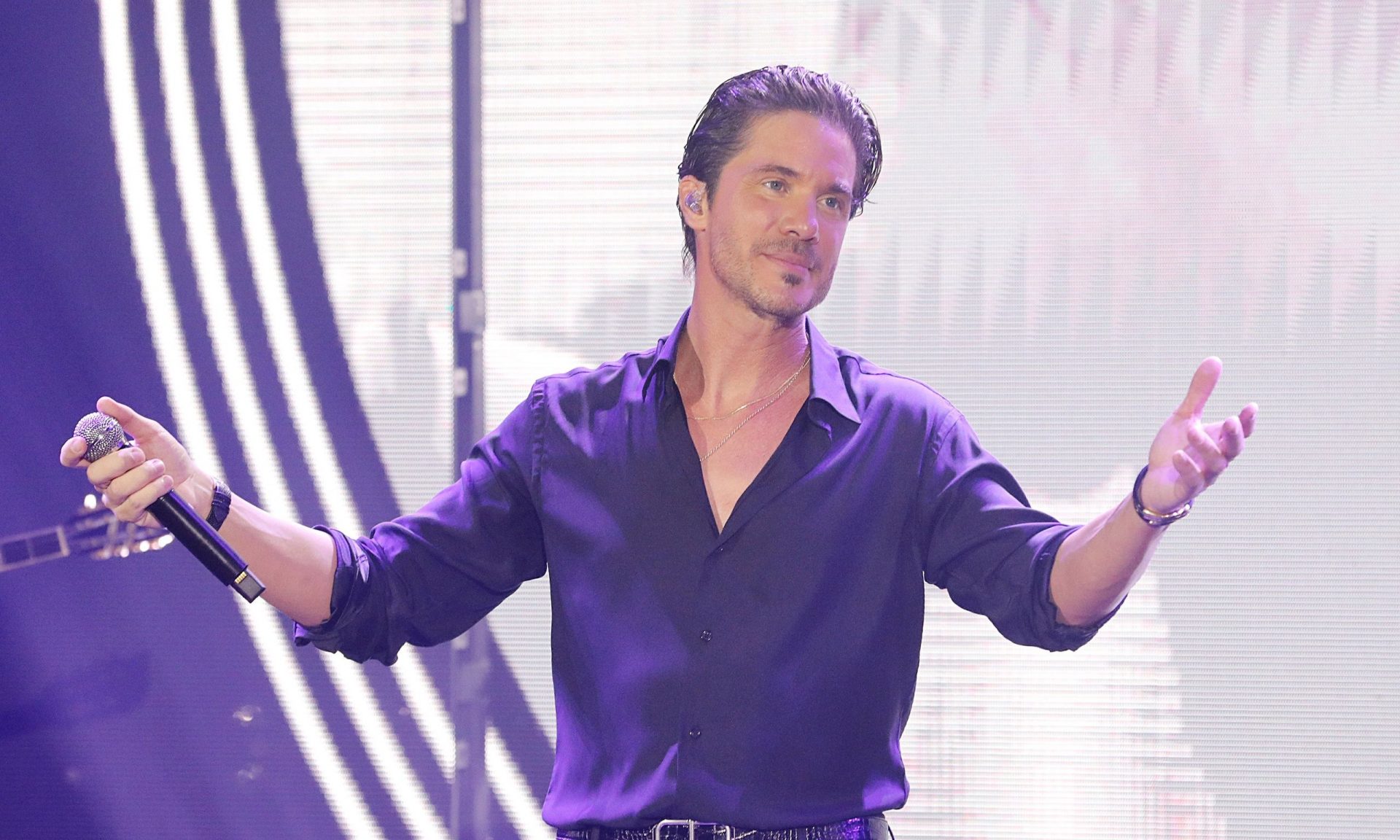 Γενέθλια για τον Νίκο Οικονομόπουλο! Η ηλικία, η πορεία και η αγάπη στην πατρίδα και την οικογένεια