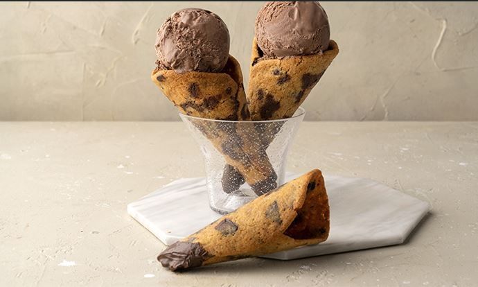 Soft cookie χωνάκι παγωτού από τον Άκη Πετρετζίκη