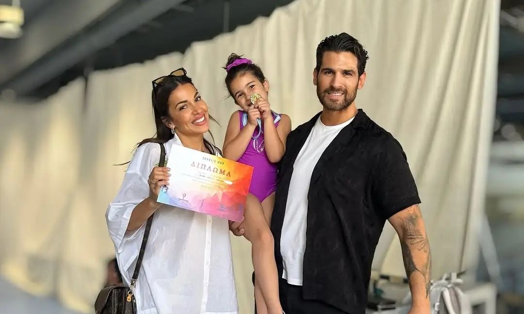 Περήφανοι γονείς η Ελένη Χατζίδου & o Ετεοκλής Παύλου: «Ένα δάκρυ που κρατούσαμε όσο μπορούσαμε»