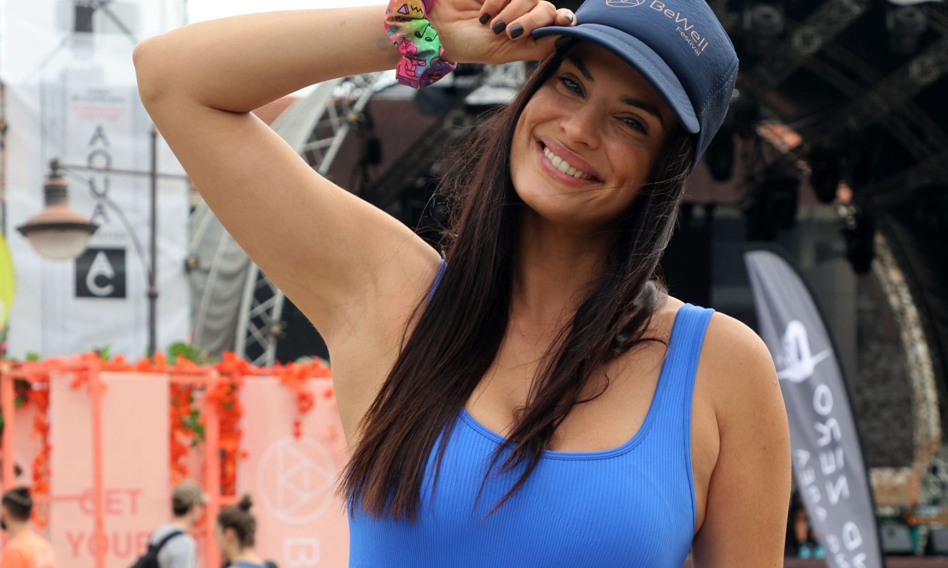 Η Χριστίνα Μπόμπα «κλείνει» τα αυτιά της στην αρνητική κριτική και παραδέχεται: «μονίμως κλεισμένα»