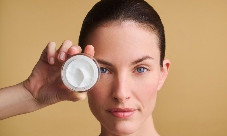 Υαλουρονικό Οξύ, Χρυσές Πρωτεΐνες: Ο απόλυτος συνδυασμός για να κάνεις τον χρόνο «σύμμαχό» σου