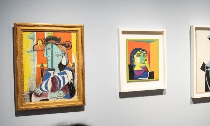 Ακτιβιστής έριξε ροζ μπογιά σε πίνακα του Πικάσο σε Μουσείο του Μόντρεαλ - To βίντεο στα social