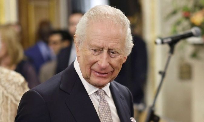 O βασιλιάς Κάρολος στο Netflix, την ώρα που οι παραγωγές Χάρι και Μέγκαν "βουλιάζουν"