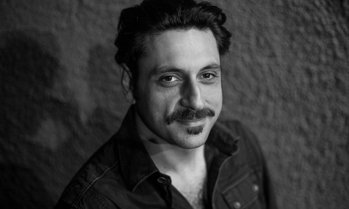 Γιώργος Χρυσοστόμου: «Με κοροϊδεύουν γιατί στην τσάντα μου έχω…» - Η αποκάλυψη του ηθοποιού