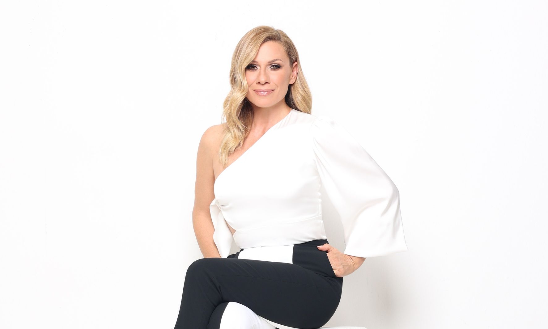 Κατερίνα Καραβάτου: Η επίσημη ανακοίνωση του ΑΝΤ1 για το νέο πρωινό & ο τίτλος της εκπομπής